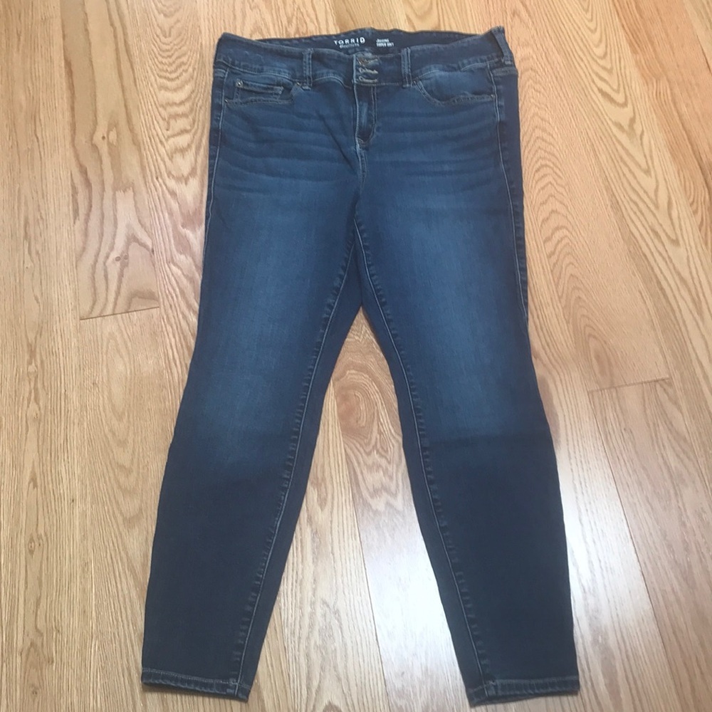 Torrid 16R,feel the fit super soft jeggings.